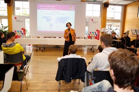 Die Direktorin der Pädagogischen Abteilung der Deutschen Bildungsdirektion Gertrud Verdorfer freute sich über die hervorragenden Ergebnisse. 