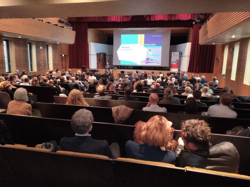 Über 100 Führungskräfte der deutschen Kindergärten und Schulen versammelten sich zur Herbsttagung in Auer. (Foto: Deutsche Bildungsdirektion/Margit Pichler)