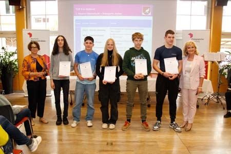 Zu den Bestplatzierten der 1. Klasse Oberschule gehören: Hannes Hermeter, Patrick Schötzer, Esther Plieger, Laurin Eisenstecken Lintner, Alexandros Gleridis.