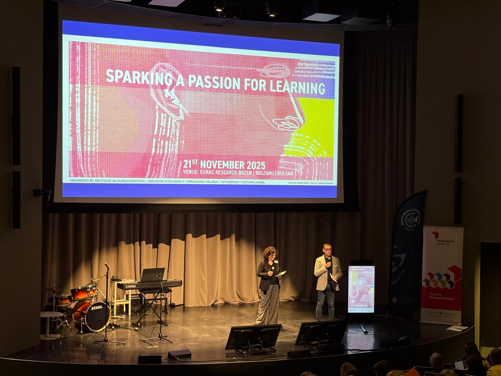 Monika Marinello and Alberto Muzzo opening the event. Bild: Deutsche Bildungsdirektion/Elisabeth Pfattner Lizenz: ©