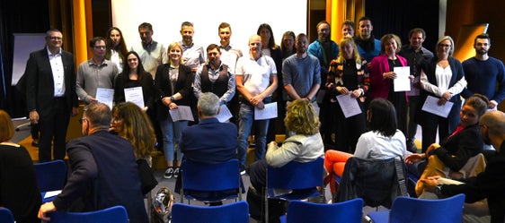 Lehrpersonen der Berufsbildung mit Landesdirektor Peter Prieth; Foto: Margit Pichler