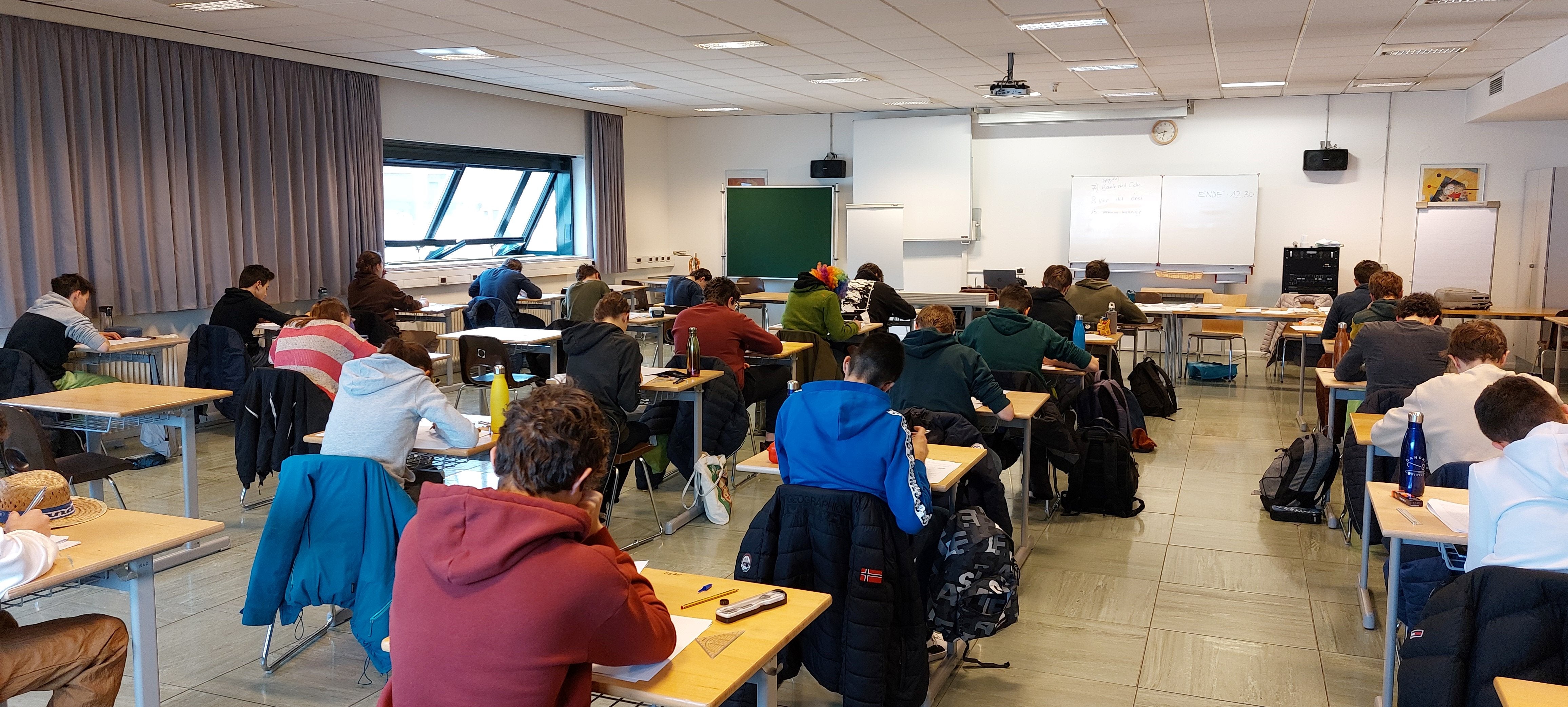 Schüler bei der Mathematik-Olympiade