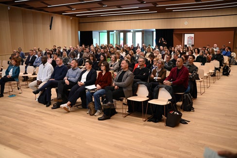 Gesellschaftliche Bildung und Zukunftskompetenzen standen im Mittelpunkt der Herbsttagung der Führungskräfte im Bildungsbereich in Sterzing. (Foto: LPA/Deutsche Bildungsdirektion/Margit Pichler)