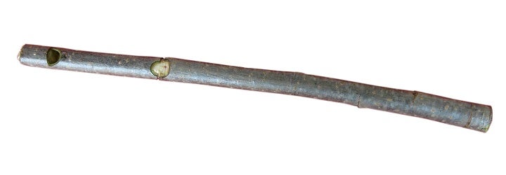 Maienpfeife, bei der Kern des Mundstückes und Stöpsel aus einem Stück sind: MP03