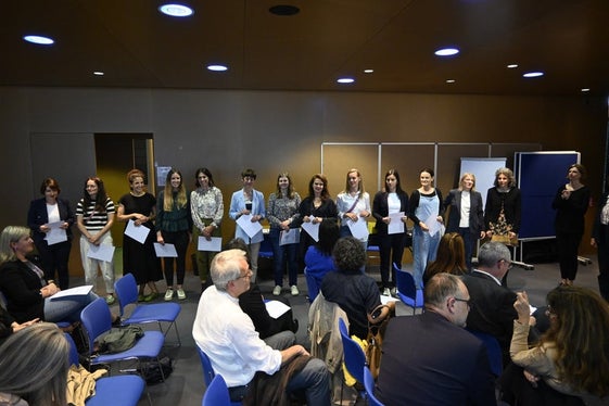 Lehrpersonen für Kunst und Kunstgeschichte mit Mentorinnen Ulrike Königsrainer, Veronika Pfeifhofer und Iris Gatterer (Foto: Margit Pichler)
