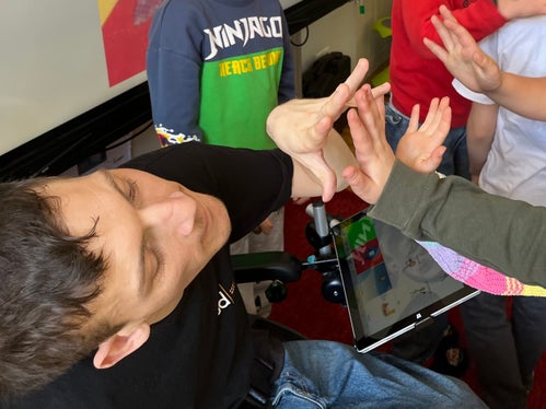 Das Landesamt für Beratung der Pädagogischen Abteilung der Deutschen Bildungsdirektion bietet seit geraumer Zeit nur Informationen und auch Weiterbildungen für das pädagogische Personal des Kindergartens, das Lehrpersonal und die Mitarbeiterinnen und Mitarbeiter für Integration zum Thema Unterstützte Kommunikation UK an. (Foto: Landesamt für Beratung der Pädagogischen Abteilung)