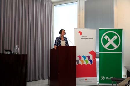 Schulinspektorin Barbara Pobitzer hob die Bedeutung der Teilnahme am Qualitätsaudit für die Förderung der von der Wirtschaft geforderten Kompetenzen hervor.