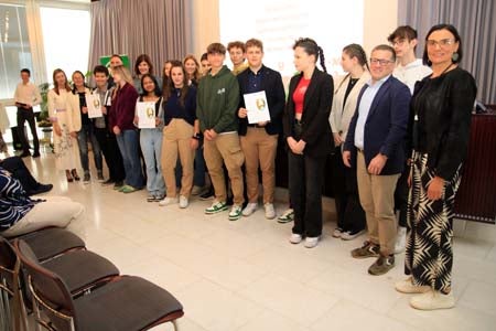 Zertifizierte Übungsfirmen: Die Schülerinnen und Schüler der Wirtschaftsfachoberschule Meran