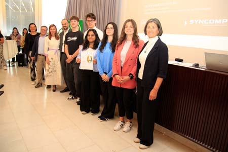 Zertifizierte Übungsfirmen: Die Schülerinnen und Schüler der Wirtschaftsfachoberschule Bozen