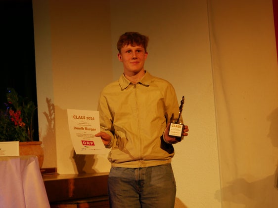 Der Gewinner des CLAUS 2024 ist der 17-jährige Jannik Burger. Sein Videobeitrag: „Der Südtiroler Stolz – eine Reise der Identität“ 