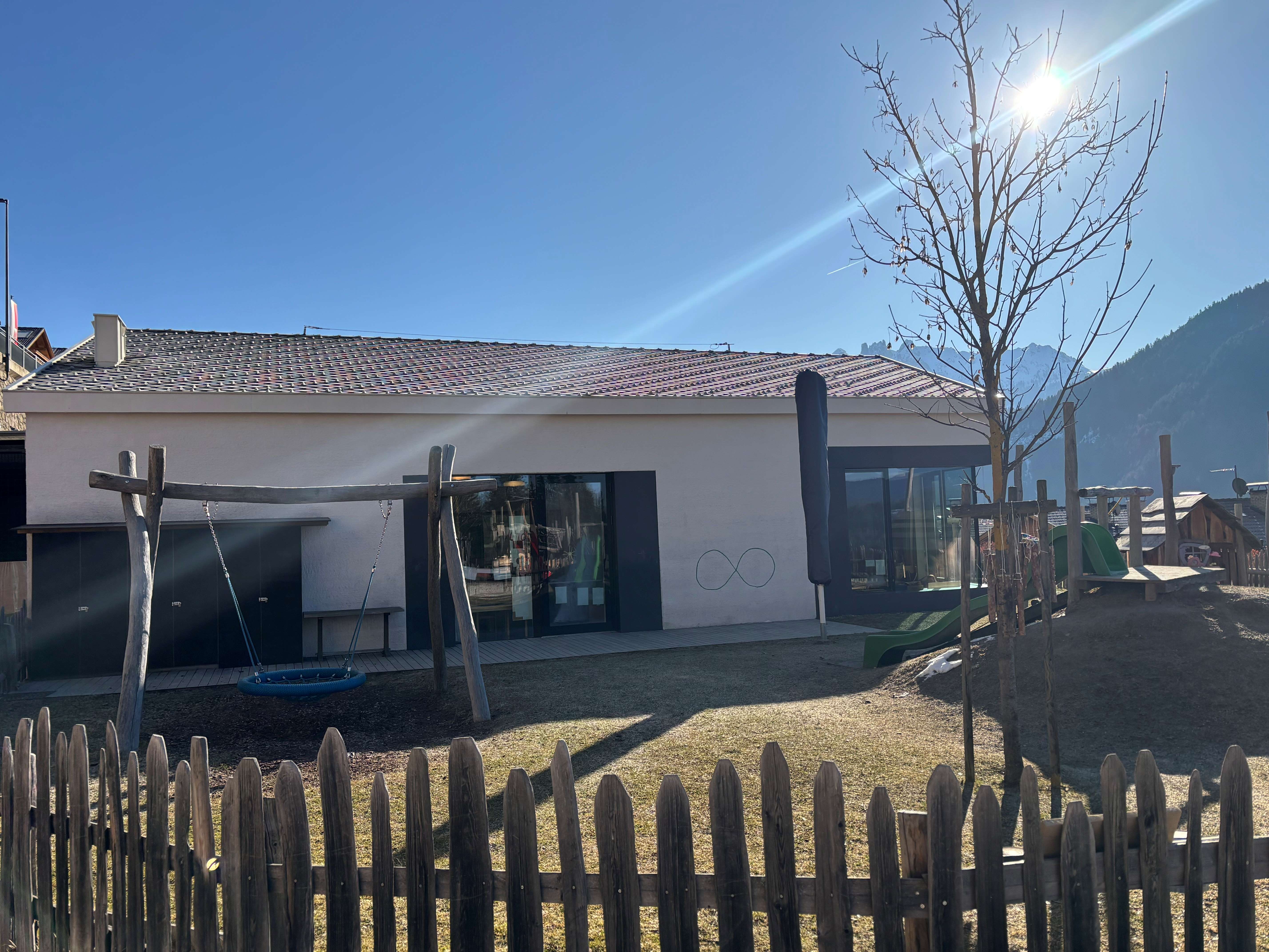 Außenansicht Kindergarten Afers. Foto: KGS Brixen