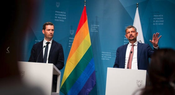 Das Land Südtirol baut ständig an der Verbesserung des Schienenverkehrs. Die Landesregierung möchte die Führung des Eisenbahndienstes an ein einziges Unternehmen vergeben. (Foto: LPA/Fabio Brucculeri)