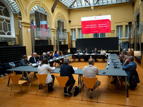 All'incontro erano presenti anche i rappresentanti di Confindustria Alto Adige, delle associazioni artigiane lvh.apa e Cna Alto Adige, di Economia Alto Adige, della Camera di commercio e dell'Unione commercio hds. (Foto: USP/Fabio Brucculeri)