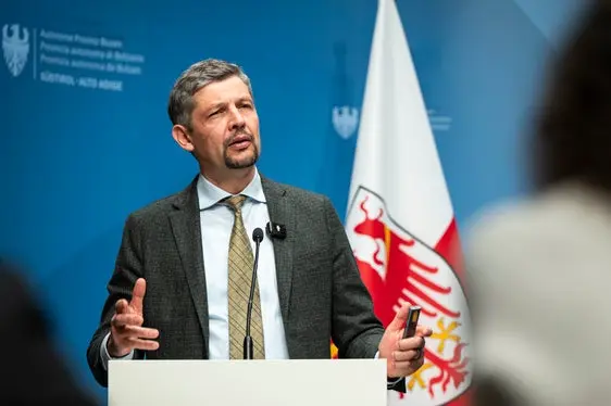 „Unsere Technikerinnen und Techniker arbeiten mit Hochdruck an der Planung des Mobilitätszentrums“, sagt Mobilitätslandesrat Daniel Alfreider. (Foto: LPA/Fabio Brucculeri)