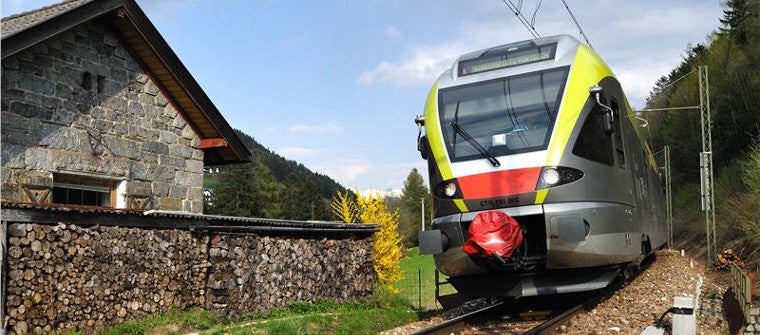 Nun beginnen die vorgegebenen verschiedenen Prüfungsverfahren für die Angebote, die bei der Ausschreibung der Bahndienste in Südtirol eingegangen sind.