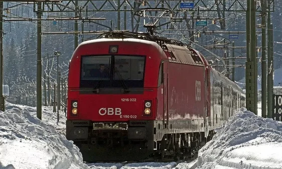 Lcomotiva di OEBB sul Brennero