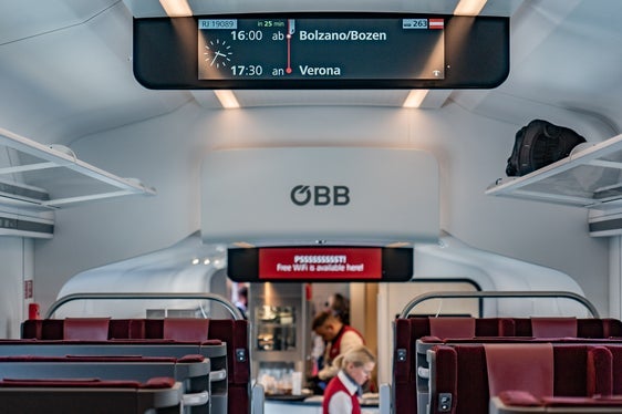Die ÖBB hat insgesamt 27 Railjet-Züge der neuesten Generation erworben. Ab 8. April werden sie auf der Brennerstrecke (zunächst München-Bologna) fahren und dann allmählich die Eurocity-Züge ersetzen. (Foto: LPA/Greta Stuefer)
