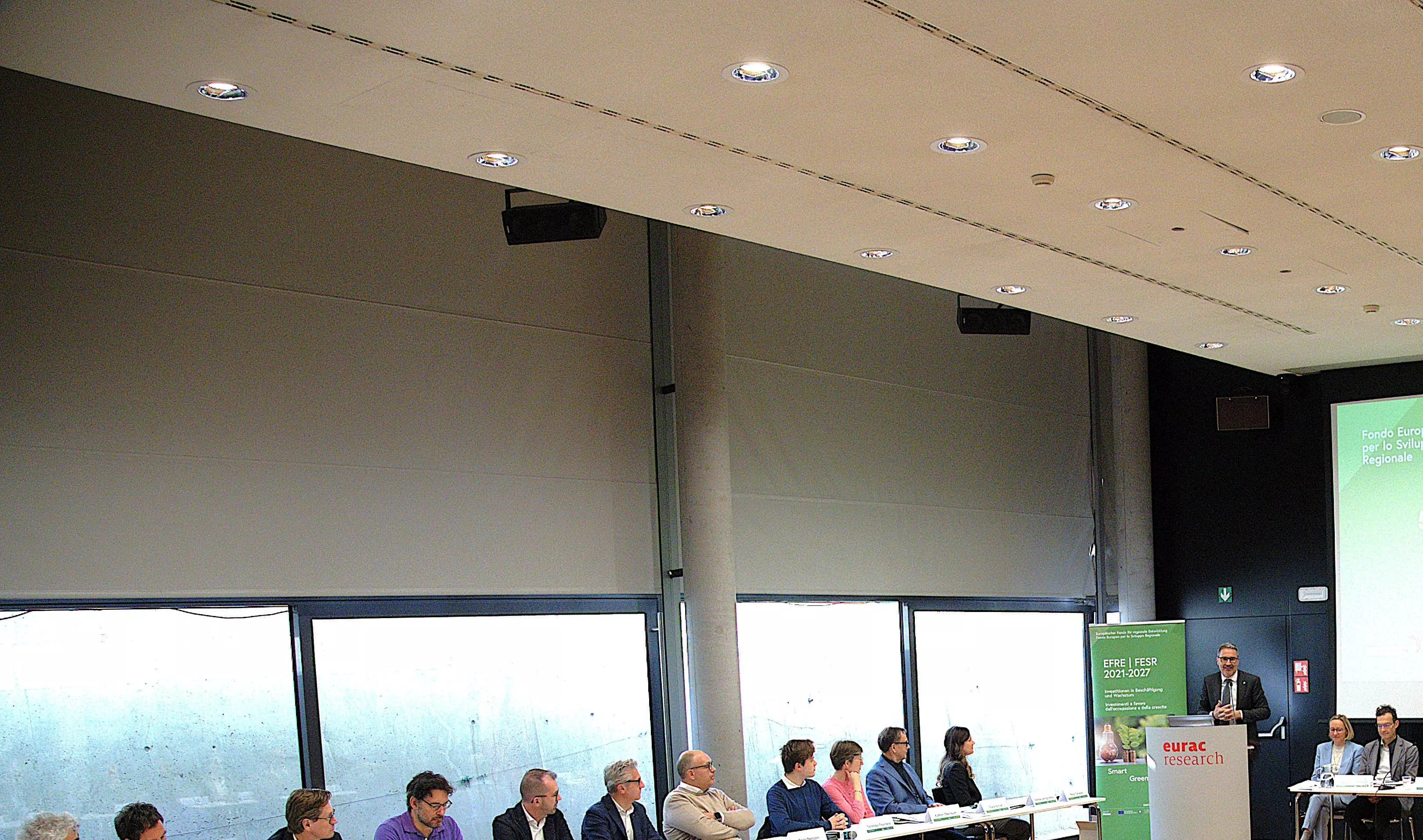 Der Begleitausschuss des Europäischen Fonds für die regionale Entwicklung tagte am 23. April in der EURAC in Bozen. (Foto: LPA/Ursula Pirchstaller)