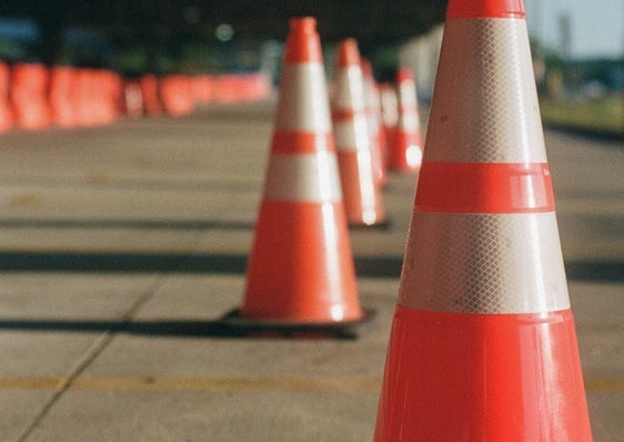 Für die Schnellstraße Mebo sind verschiedene Instandhaltungsarbeiten vorgesehen. Mitte Jänner 2024 werden die Brückenfugen bei Sigmundskron verbessert. (Foto: Unsplash)