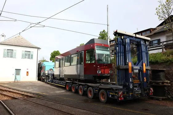 Die neuen Fahrzeuge trafen am 7. Mai am Ritten ein. Die gesamte Investition, von der Anschaffung bis zur Betriebsbereitschaft der Züge, beläuft sich auf 500.000 Euro. (Foto: LPA/STA/Ivan Brentegani)
