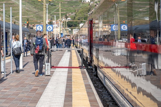 Der Vertrag mit den Österreichischen Bundesbahnen (ÖBB) für die direkte Railjet-Zugverbindung Bozen-Wien wird nicht über das Jahr 2026 hinaus verlängert: Die so frei werdenden Gelder werden in den öffentlichen Personennahverkehr reinvestiert und die Verbindung zwischen Südtirol und Innsbruck wird gestärkt. (Foto: LPA/Greta Stuefer)
