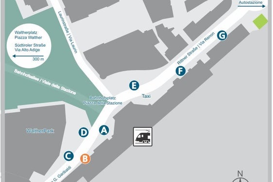 Le fermate dell'autobus nei pressi della stazione di Bolzano. Nei download è possibile scaricare il pdf esplicativo. (Foto: USP/STA)