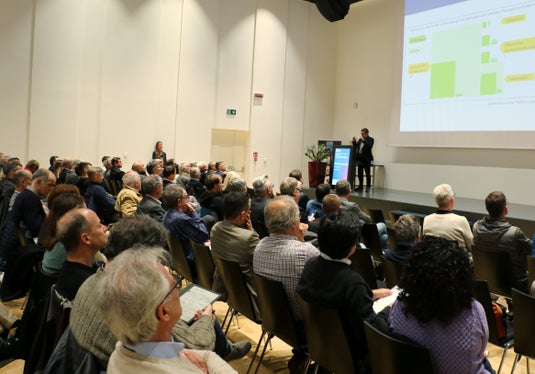 L'esperto di mobilità, Stefano Ciurnelli ha presentato diversi approcci tecnologici e strategici. (Foto: USP/Ingo Dejaco)
