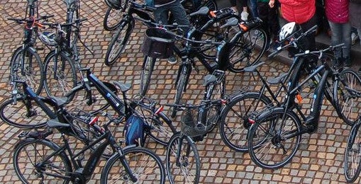 Ausschnitt aus einem Foto der STA mit e-Bikes der Gemeinde Eppan