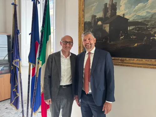 Con Mario Casillo, vicepresidente della Regione Campania con delega a Trasporti, Mobilità e Mare, l'assessore Alfreider ha approfondito diversi temi di comune interesse per la mobilità nei rispettivi territori, con riferimento anche alle ZTL territoriali. (Foto: USP/Dipartimento Infrastrutture e Mobilità)  