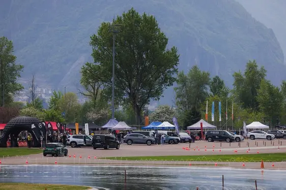 L’e-drive day ha offerto molto più di un semplice test drive: dimostrazioni con istruttori, consigli su ricarica e incentivi, e area bambini hanno completato una giornata pensata per tutta la famiglia. (Foto: USP/STA/Ivan Brentegani)