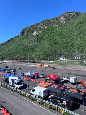 Rund 1.000 Besucherinnen und Besucher kamen in den Safety Park, um E-Bikes, E-Autos, E-Motorräder oder Tret-Gokarts auszuprobieren. (Foto: Sta)