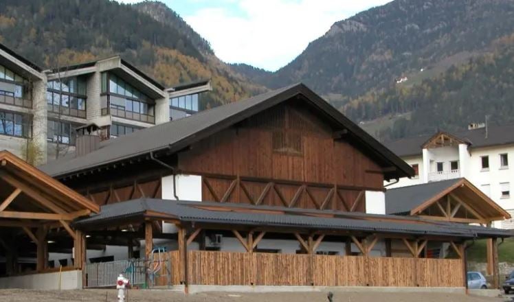 [external Link]: Wirtschaftsgebäude „Bruggerhof“