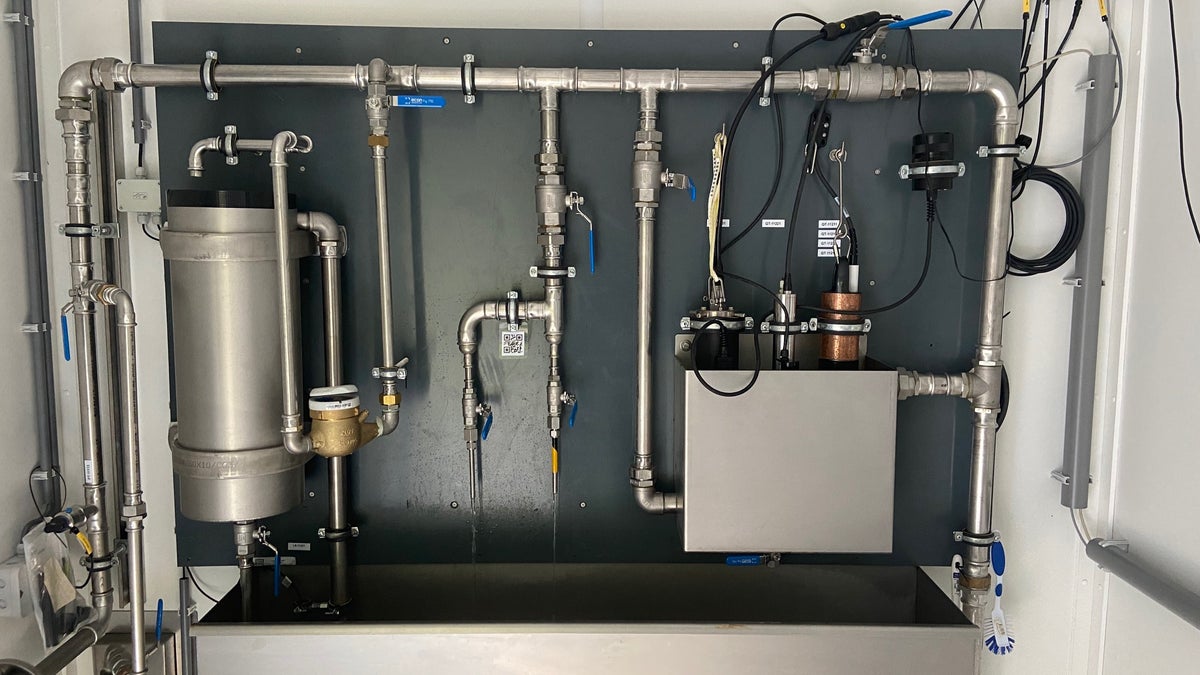 De techniek in het meetstation.