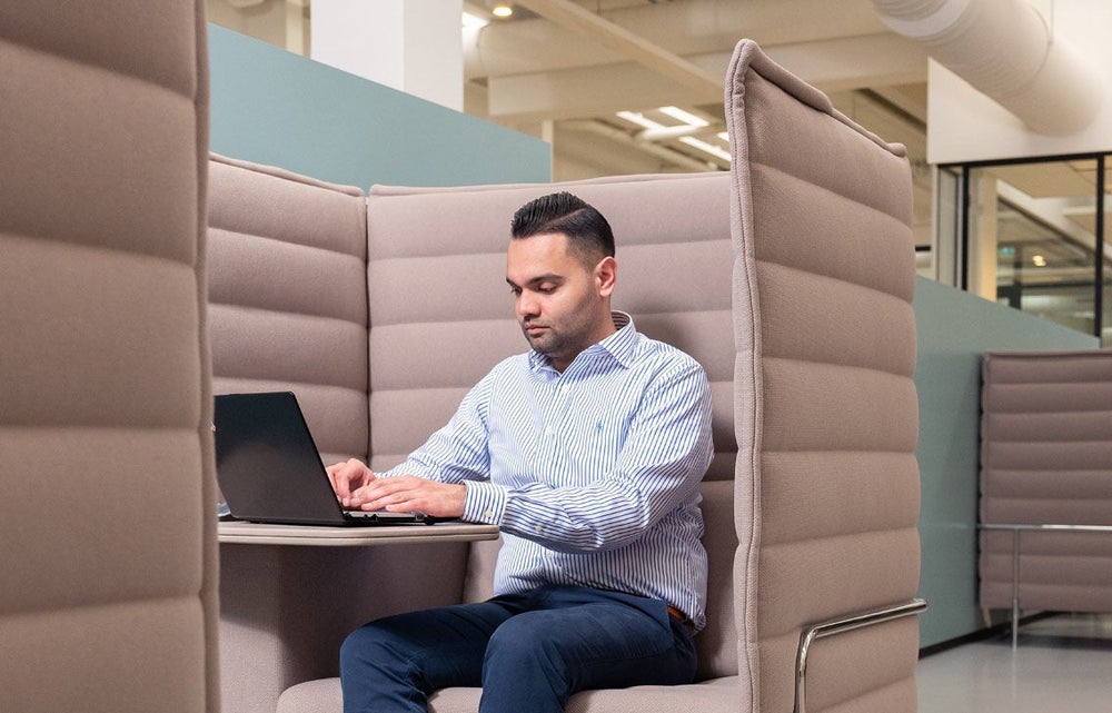 Evides medewerker aan het werk