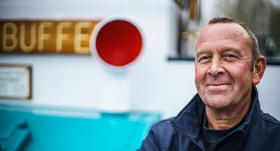 Portret foto van een schipper op de Evides drinkwaterboot