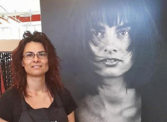 Manuela Betta, Friseurin