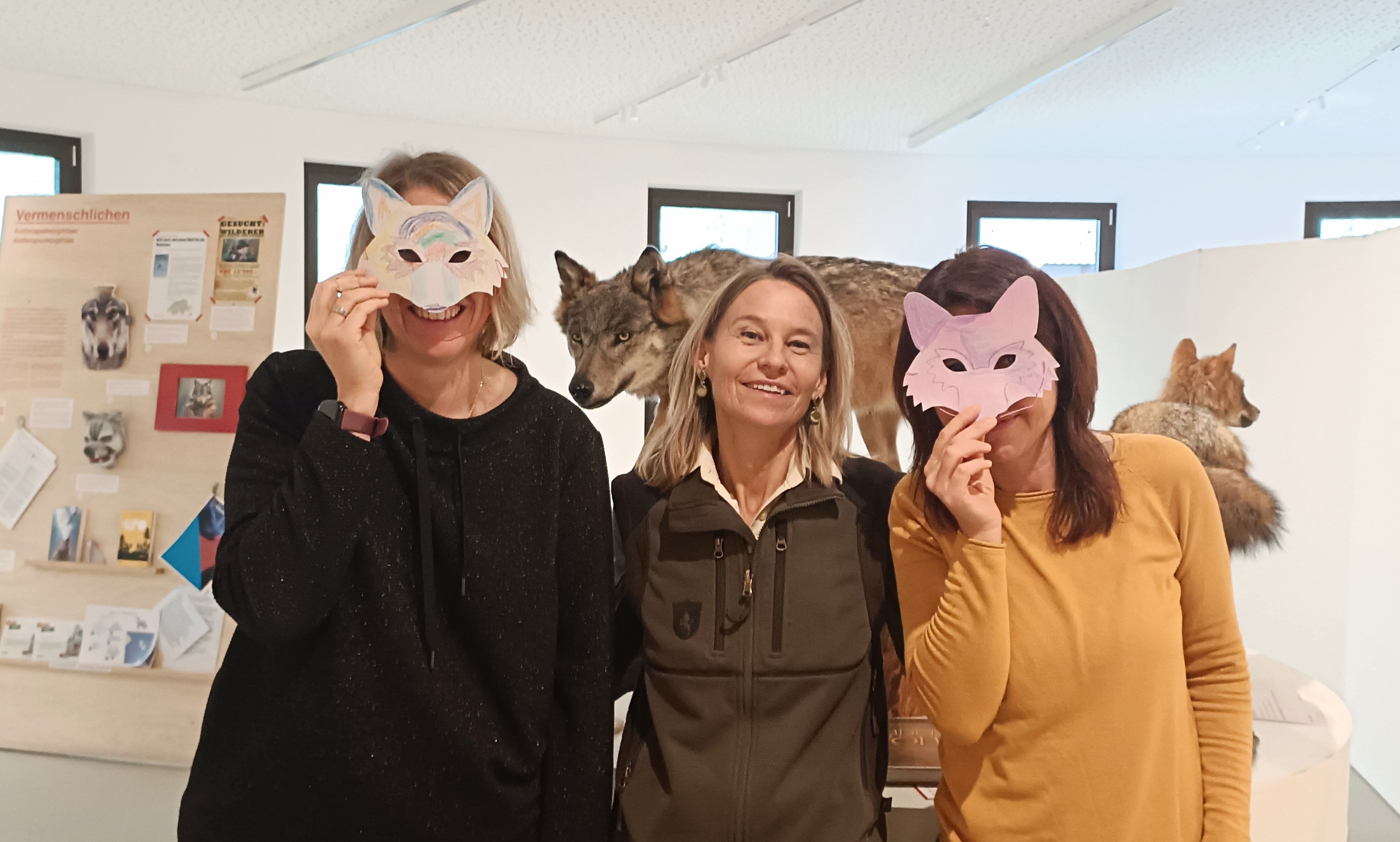 Dagmar Emeri ie respunsabla per la Cësa dl Parch Naturel Scilier-Ciadenat (archif ufize Natura, fotografia Katharina Erlacher)