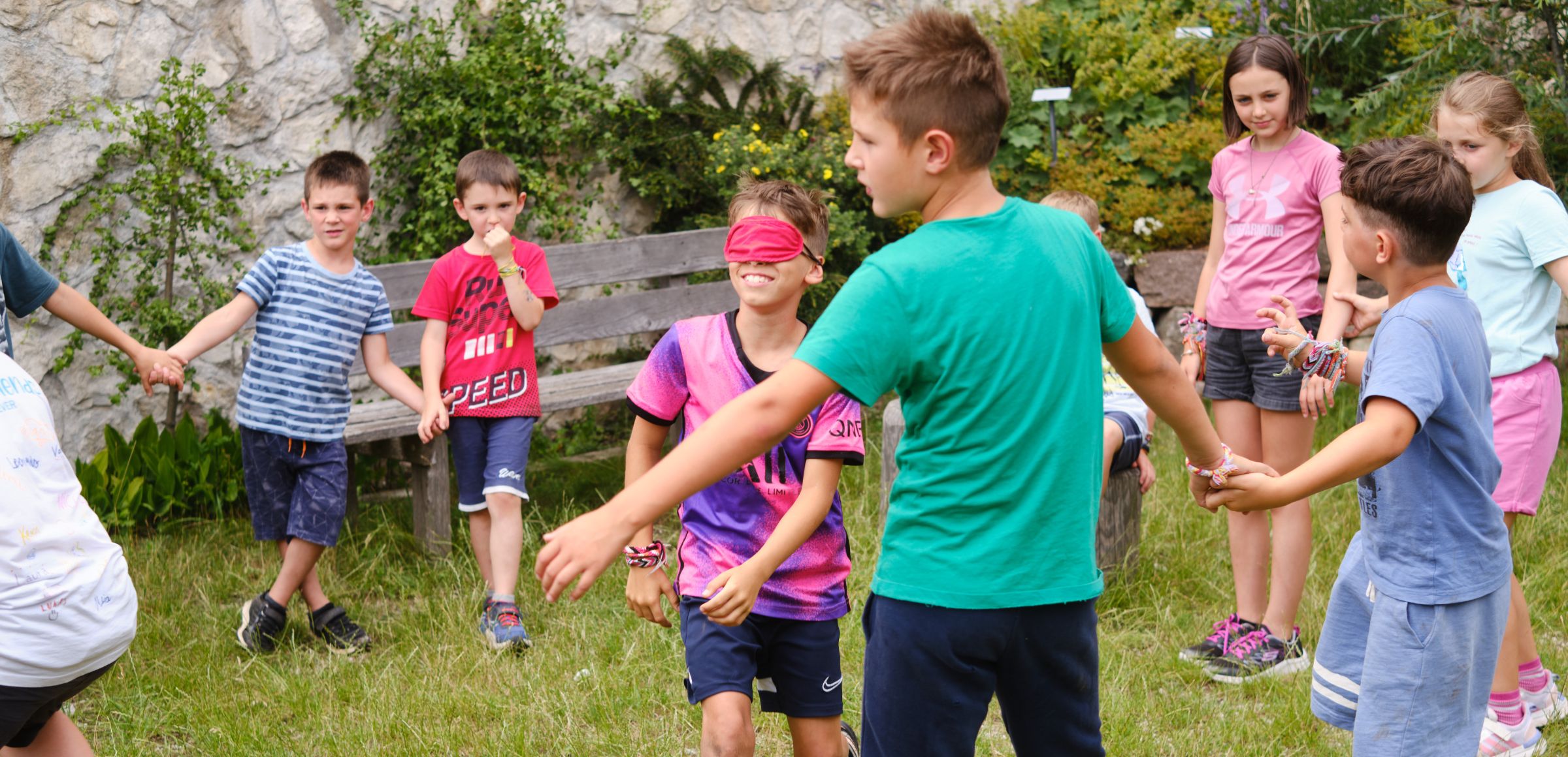Wie lebt eine Fledermaus? Dies kannst du in der Naturparkschule Trudner Horn auf spielerische Weise lernen (Archiv Amt für Natur, Foto: Oliver Oppitz)