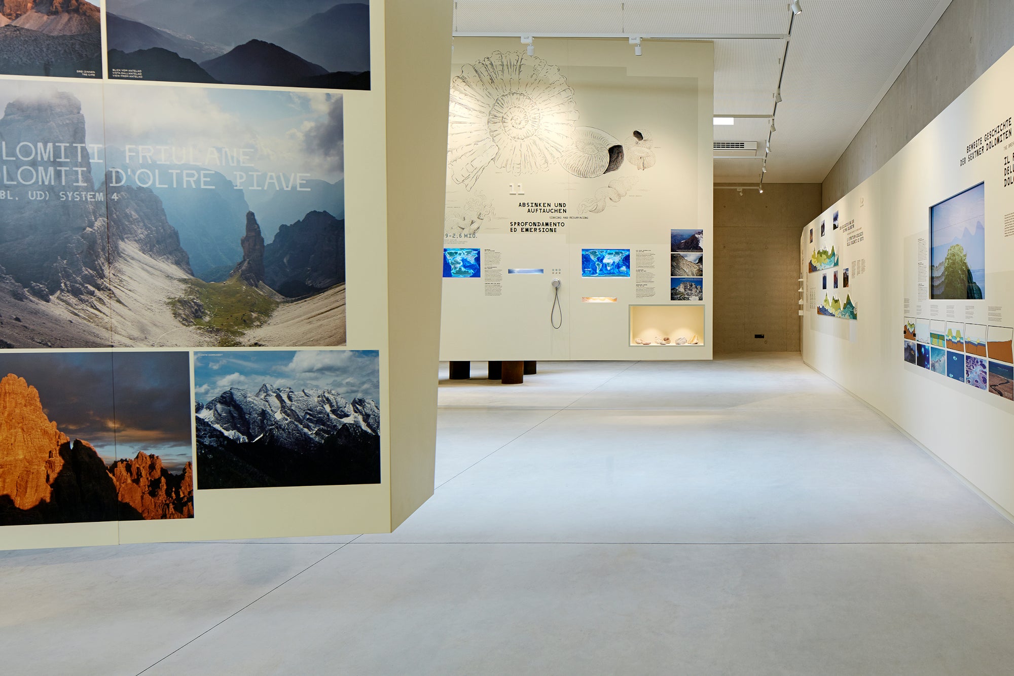 Dauerausstellung zum Dolomiten UNESCO Welterbe im Naturparkhaus Drei Zinnen (Archiv Amt für Natur)