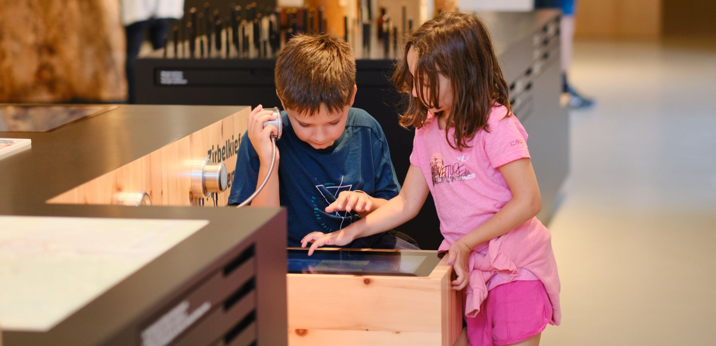 Im Naturparkhaus kannst du die Welt des Naturparks mit allen Sinnen erleben. (Archiv Amt für Natur, Foto Oliver Oppitz)