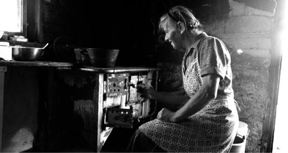 Die Fotoausstellung stellt das Leben der Bergbauern früher und heute gegenüber und macht Veränderungen sichtbar. (Foto: Peter Schatzer)