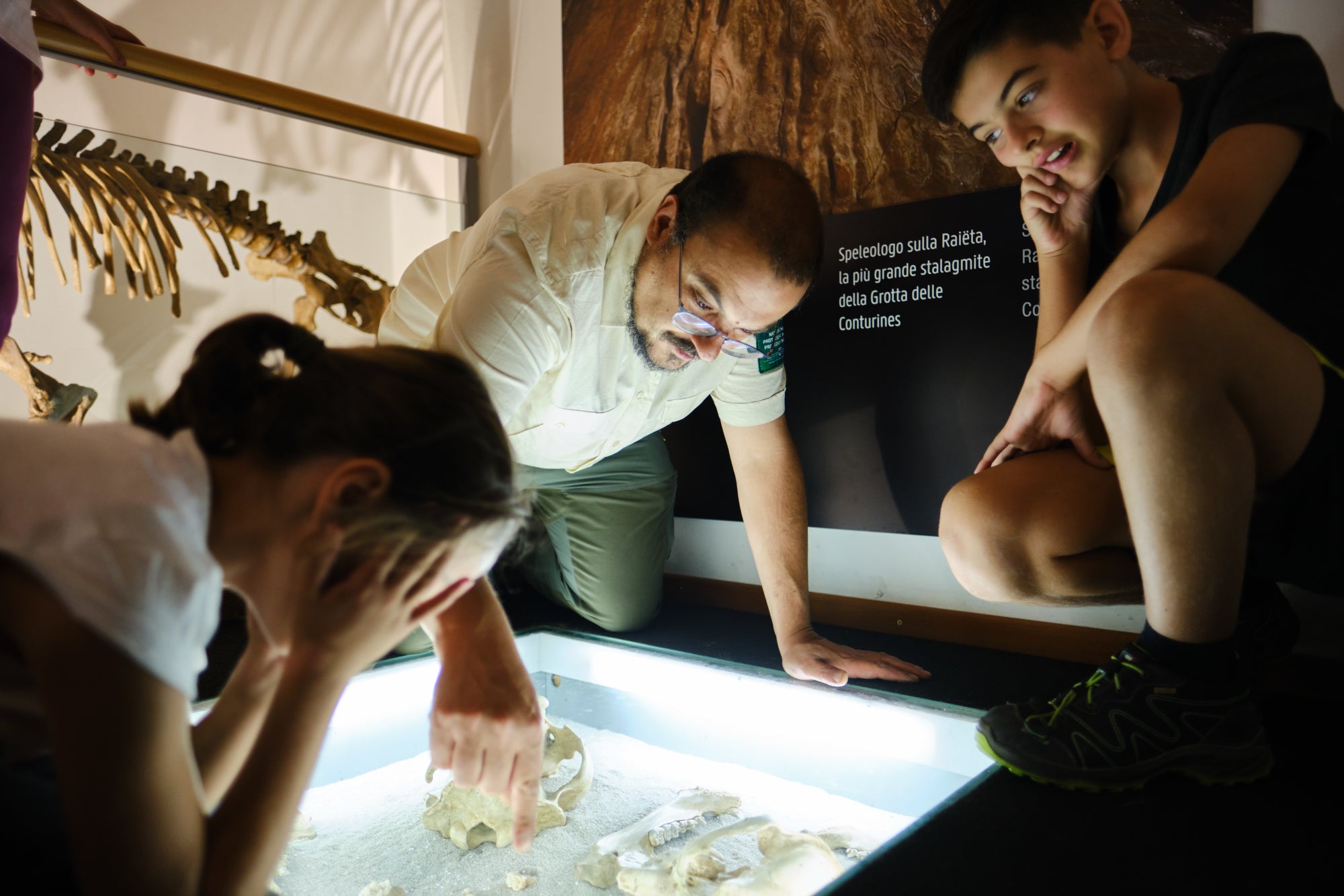 Vijita acompagnada tla Ciasa dl Parch natural Fanes-Senes-Braies (Archif Ofize Natöra, fotografia Oliver Oppitz)