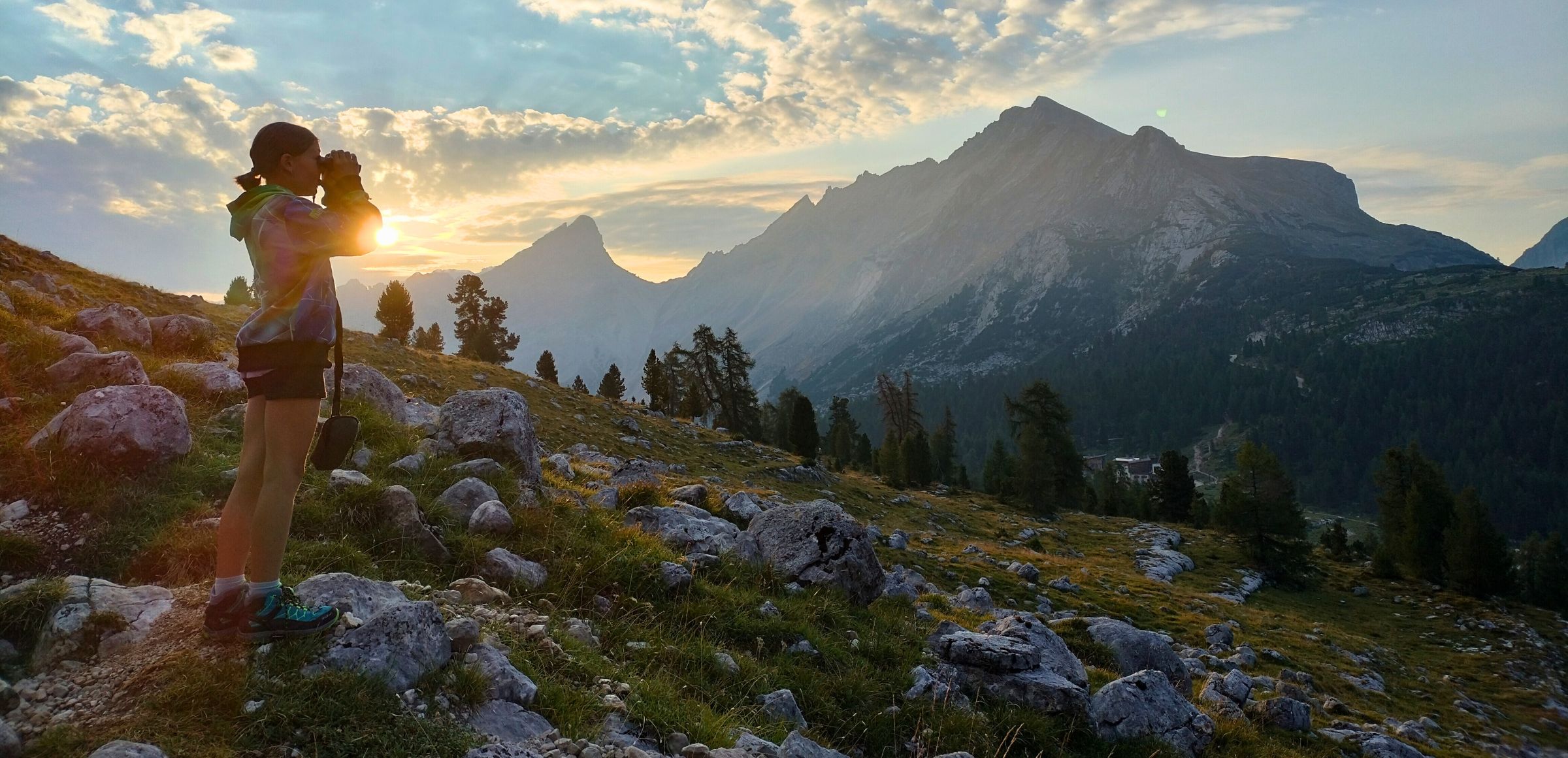 Gemeinsam mit anderen Jugendlichen in der Natur unterwegs sein (Archiv Amt für Natur, Foto: Simon Perathoner)