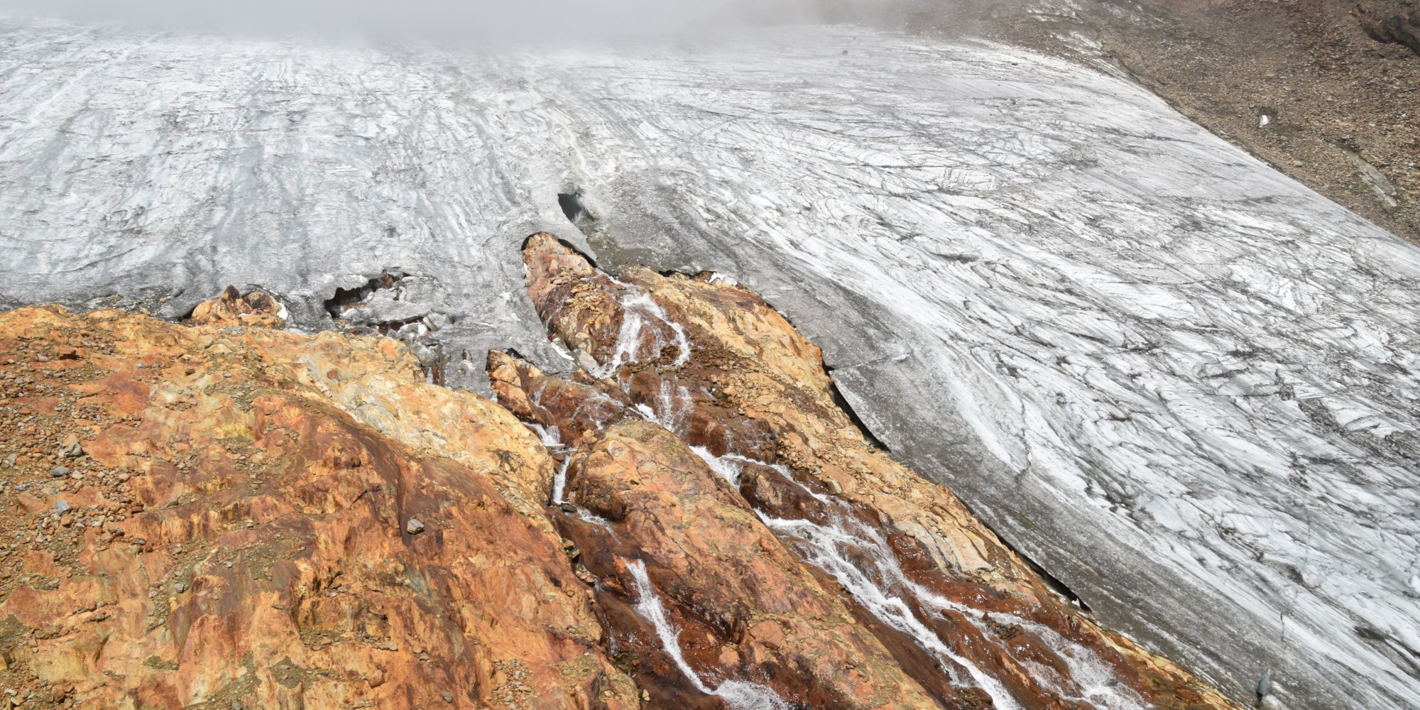 Ghiaccio e acqua modellano la roccia. Ghiacciaio del Similaun in Val di Fosse (Archivio Ufficio Natura, Foto Volkmar Mair)