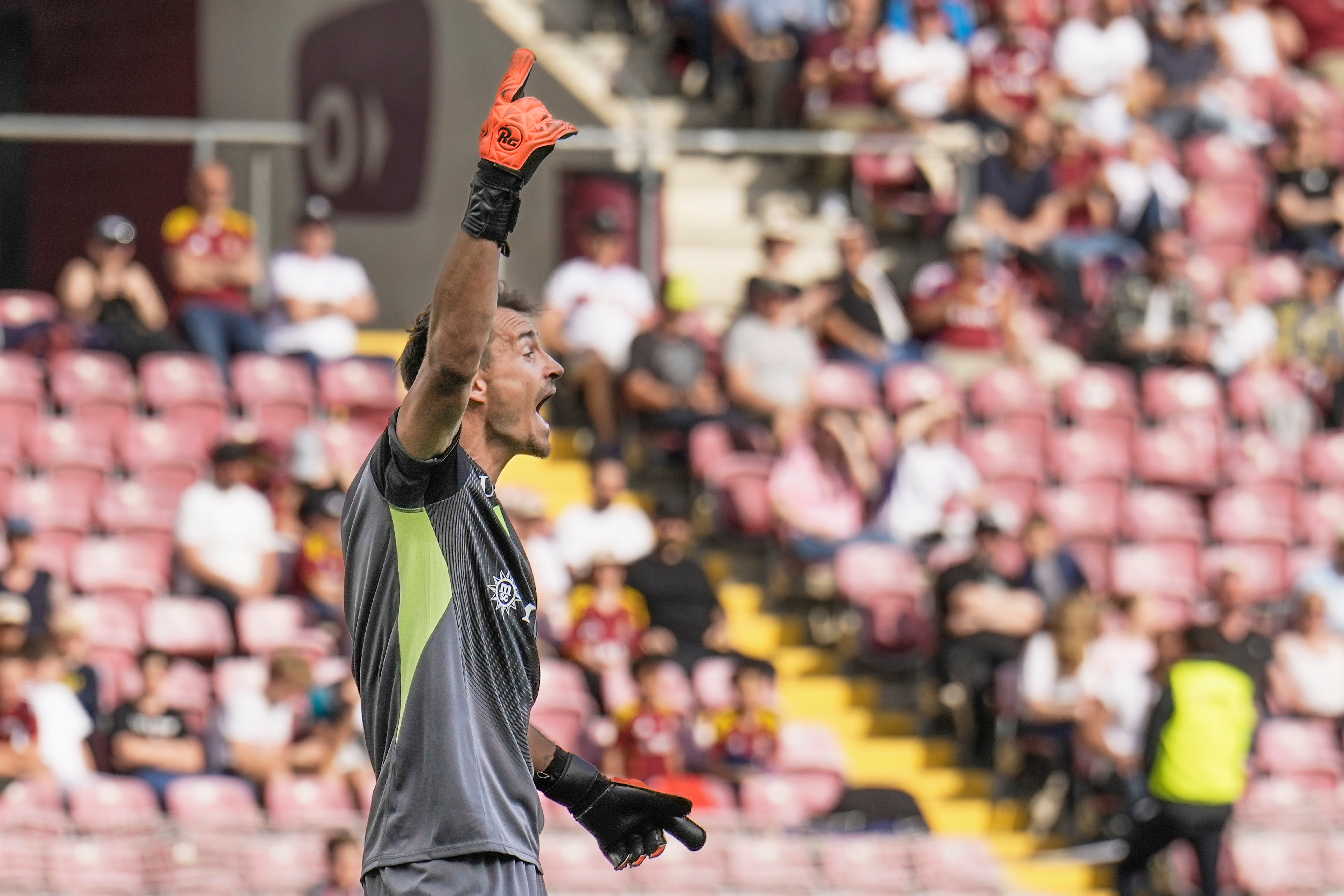 So sánh Top88: Hàng loạt sao bị treo giò, HLV Lichtsteiner vắng mặt