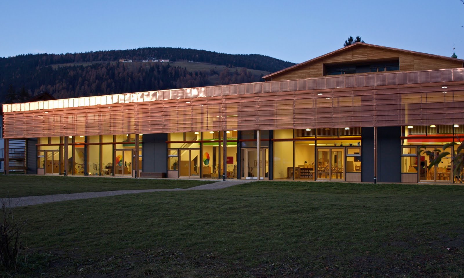 Biblioteca pubblica Dobbiaco