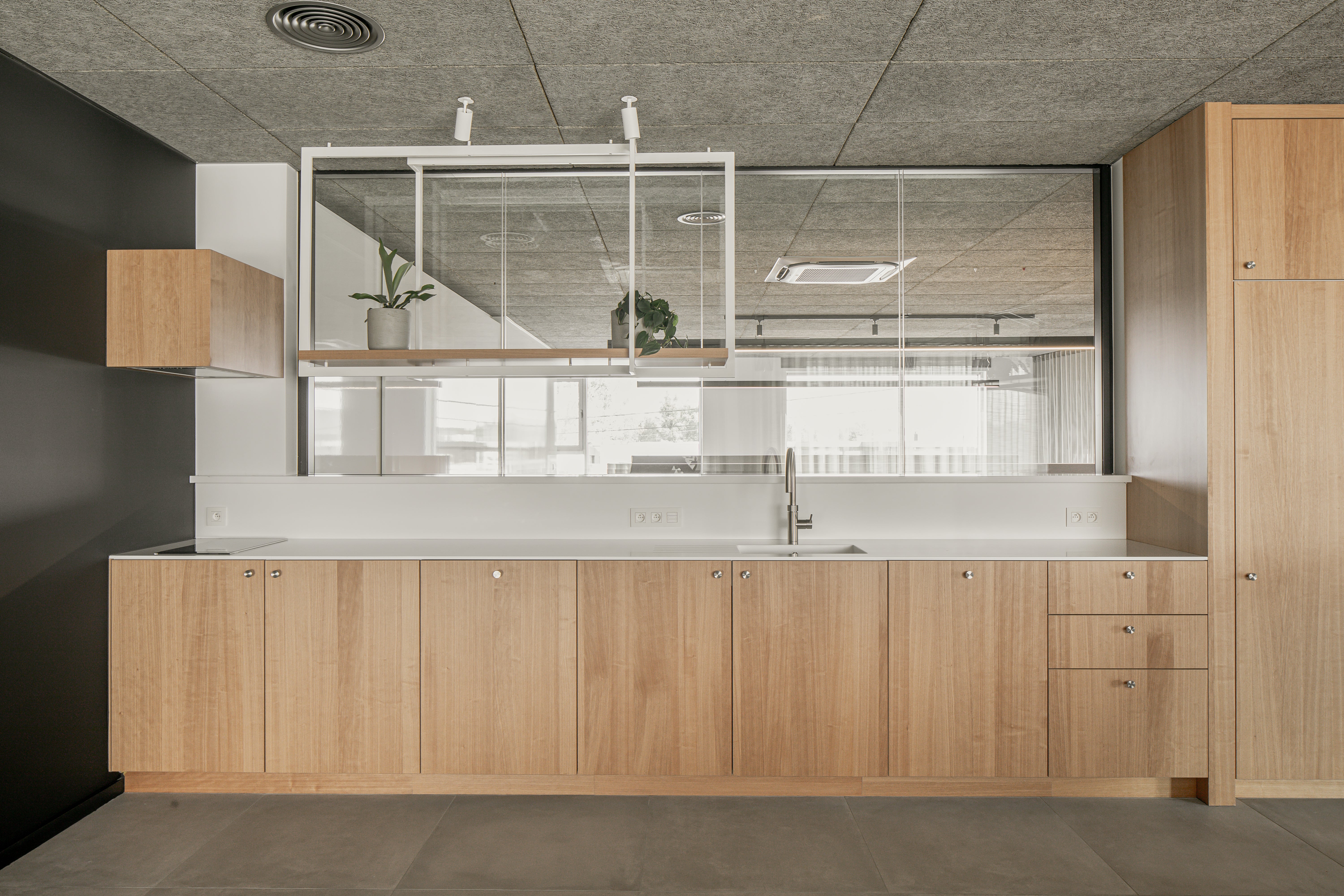 Aniegré sink - aniegré cabinets - total wood solutions - light wood kitchen - bright wood kitchen