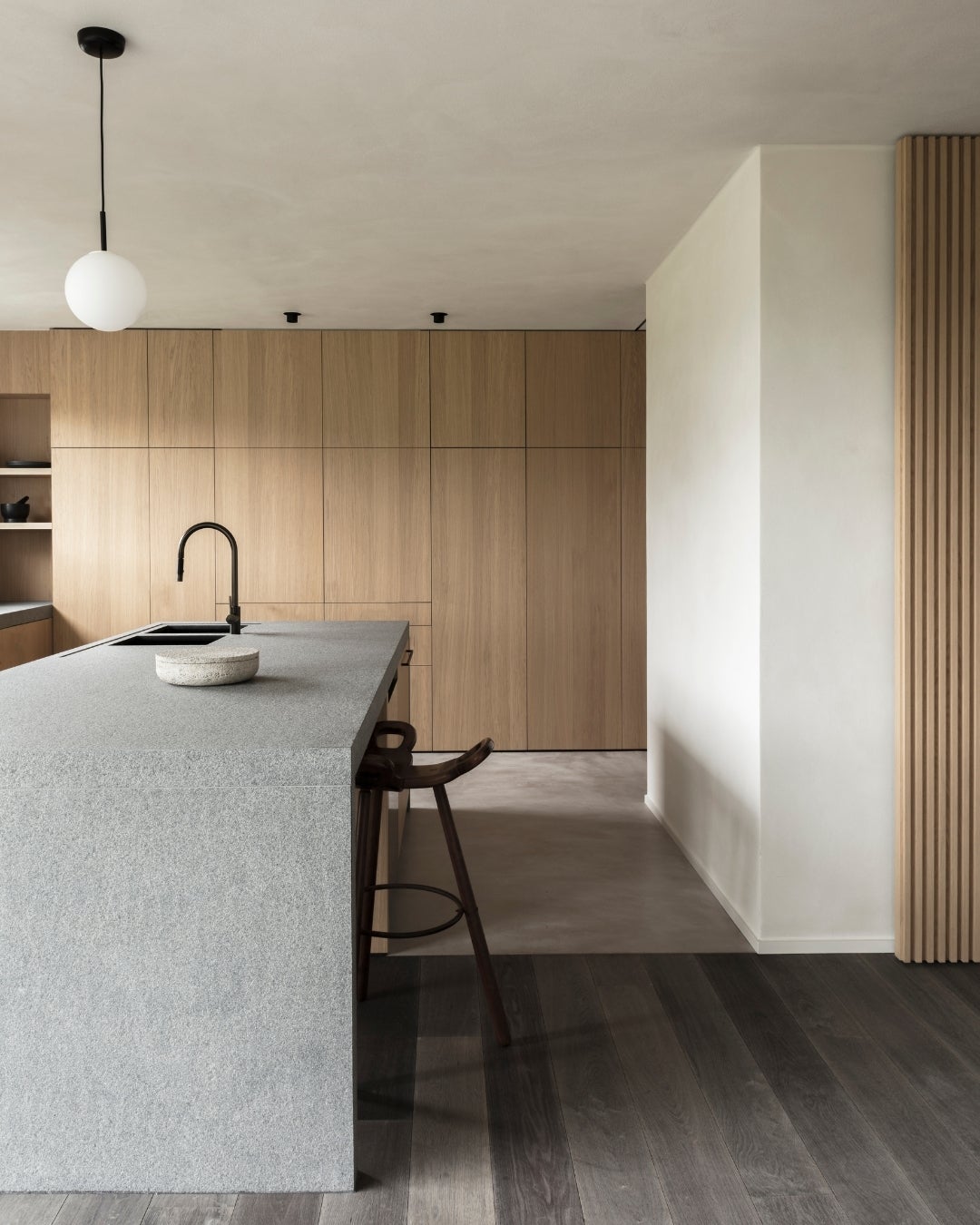 Kitchen with Shinnoki Ivory Oak - Villa Leiebos