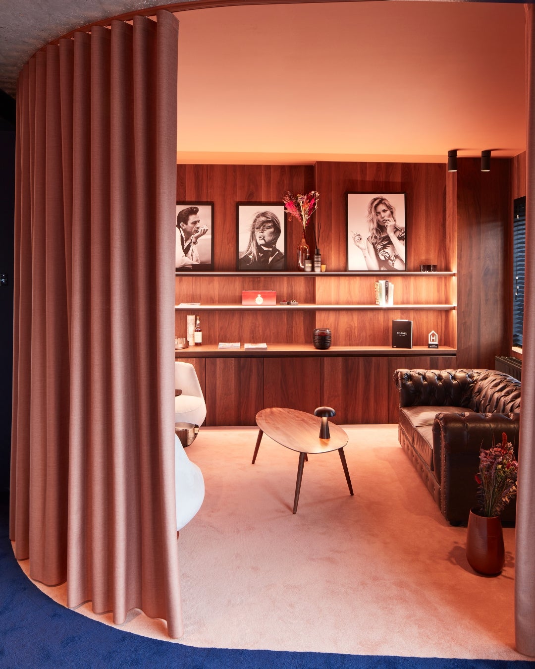 Kantoor - houtfineer - shinnoki gerookte walnoot muur