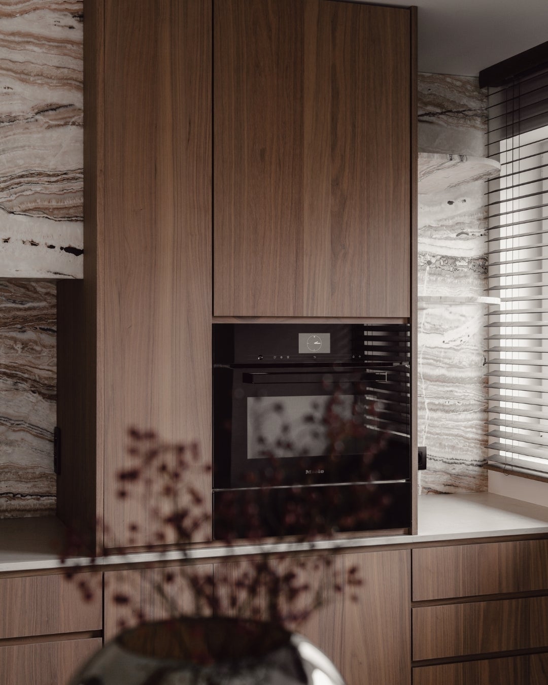 Kitchen design - cabinetry - wood veneer - Shinnoki Frozen Walnut - decospan